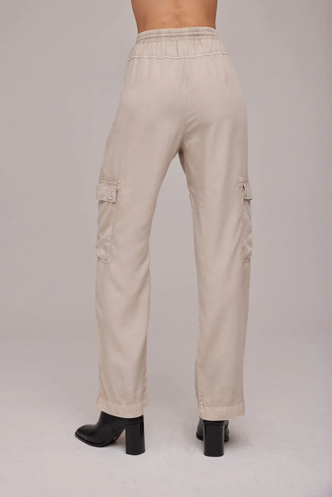 Bella Dahl Cargo Pant in High Desert
