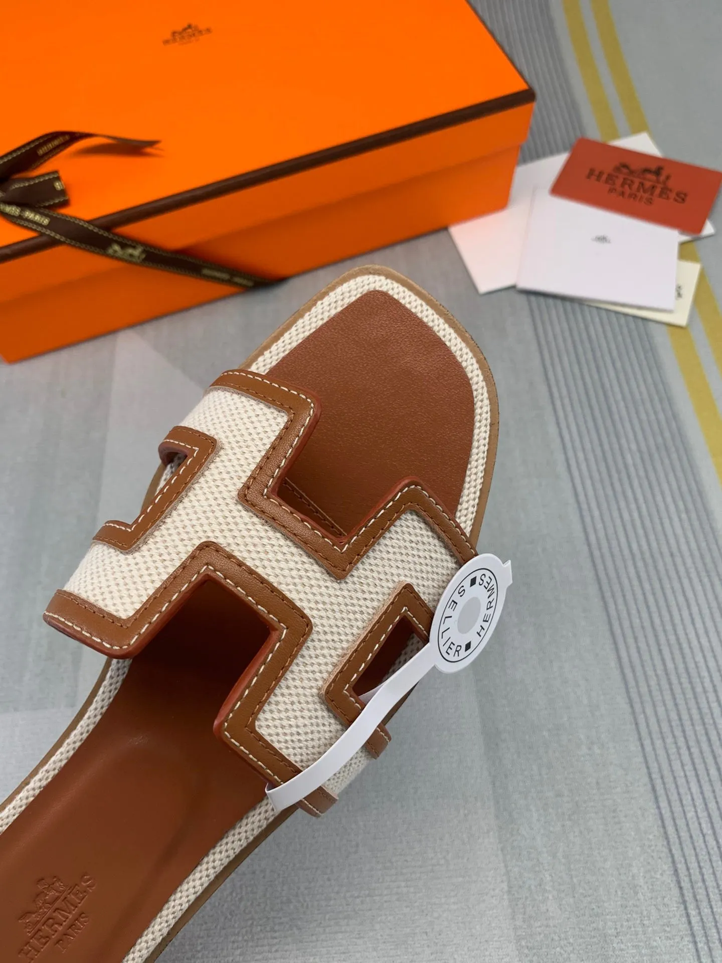 SE836 H Slippers / Size4-11
