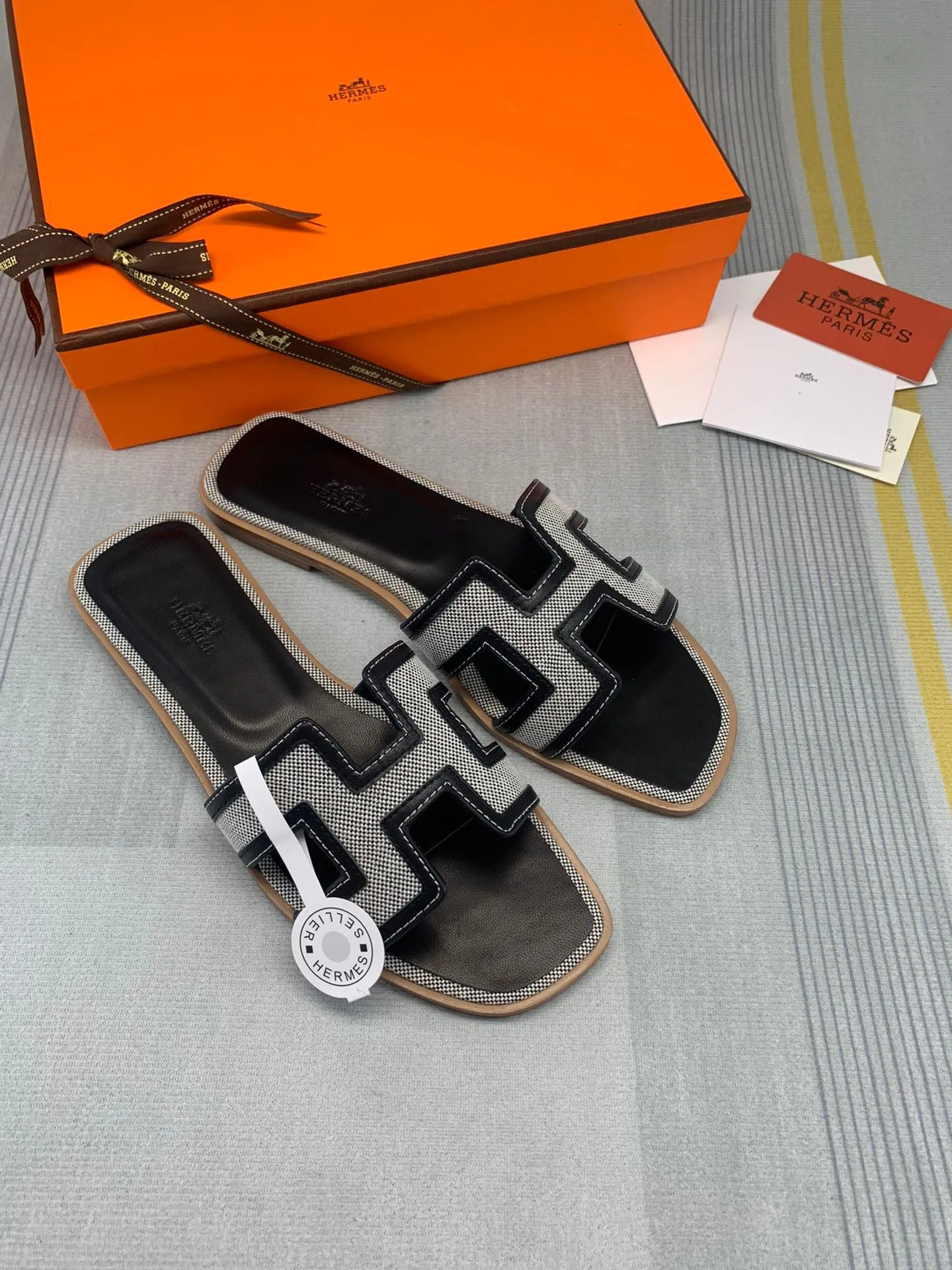 SE836 H Slippers / Size4-11