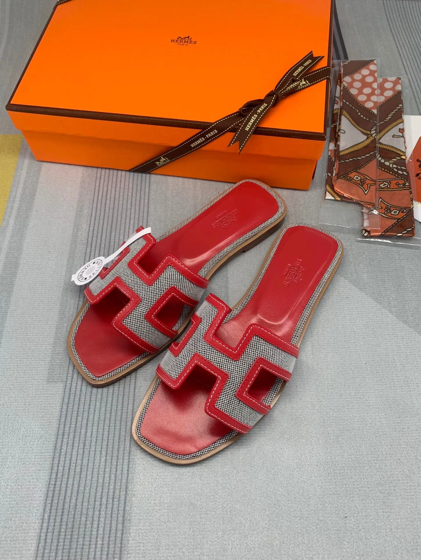 SE836 H Slippers / Size4-11