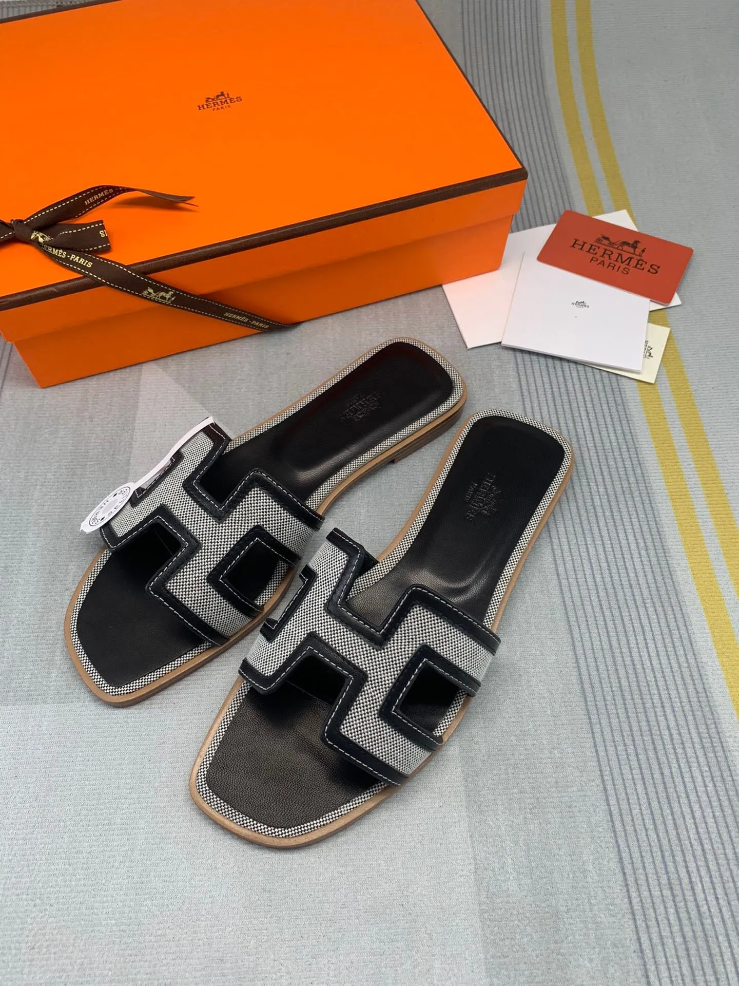 SE836 H Slippers / Size4-11