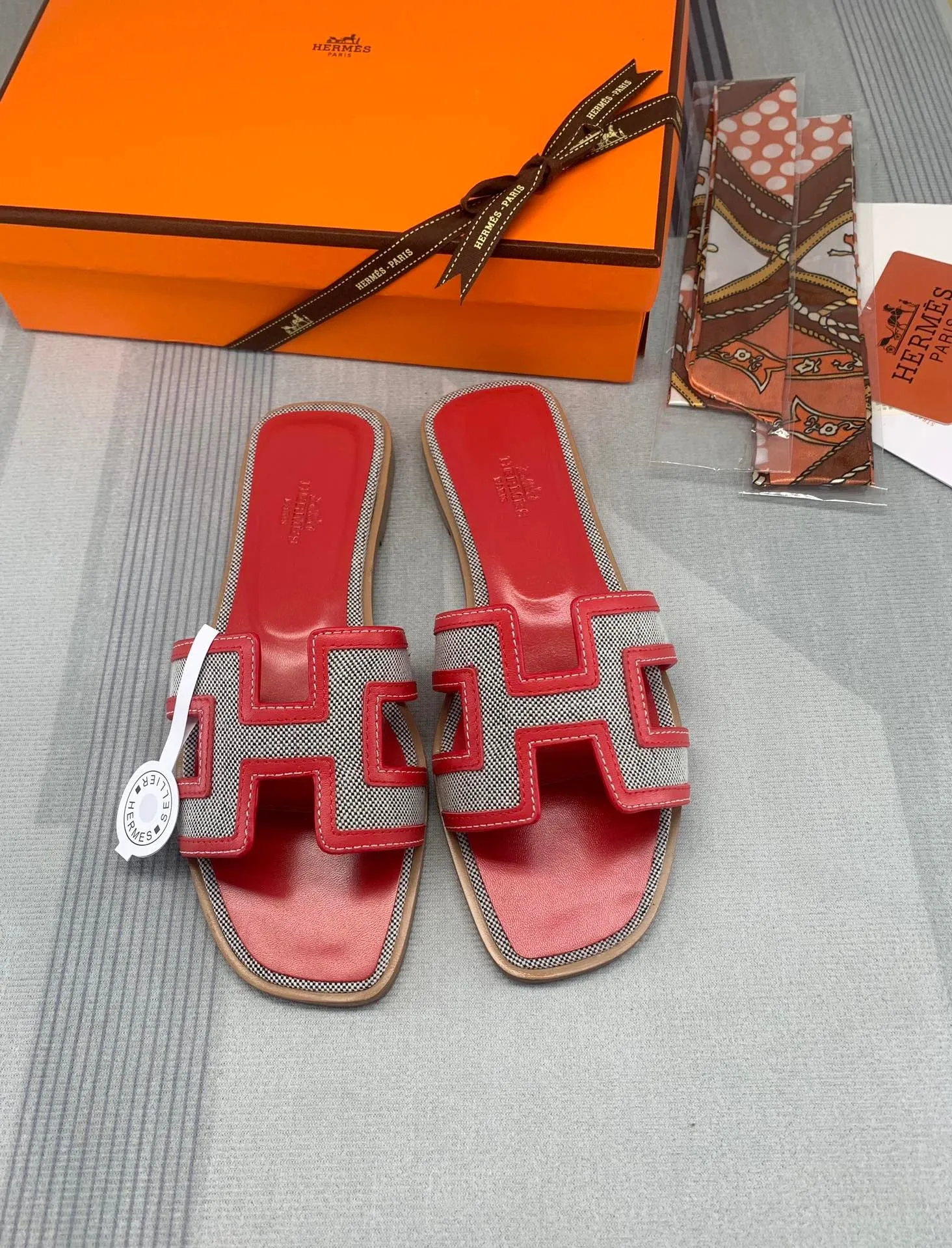 SE836 H Slippers / Size4-11