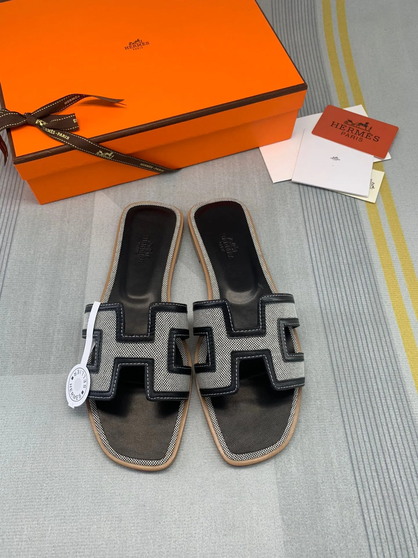 SE836 H Slippers / Size4-11
