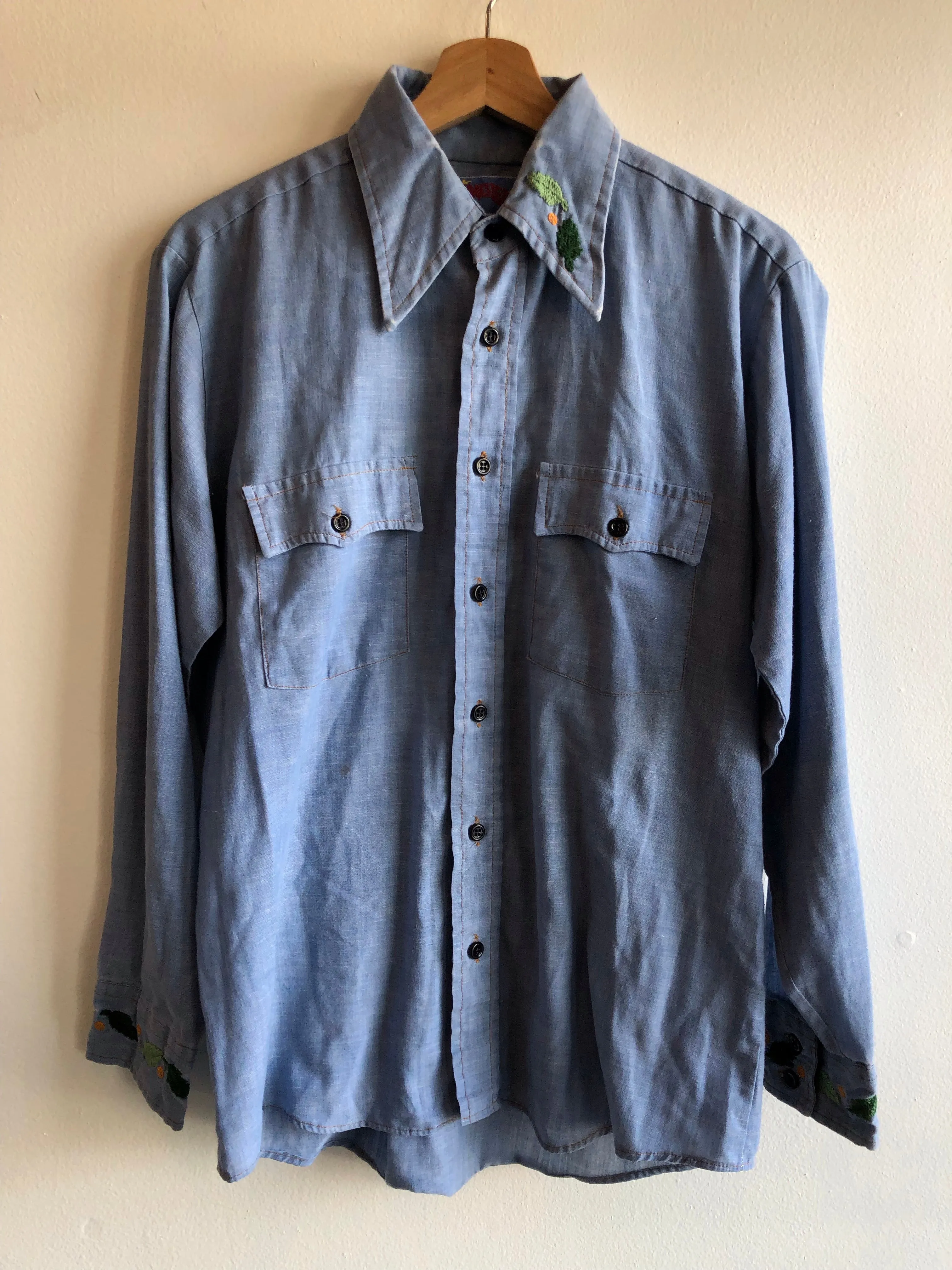 Vintage 1970s Wrangler Embroidered Chambray Button Up